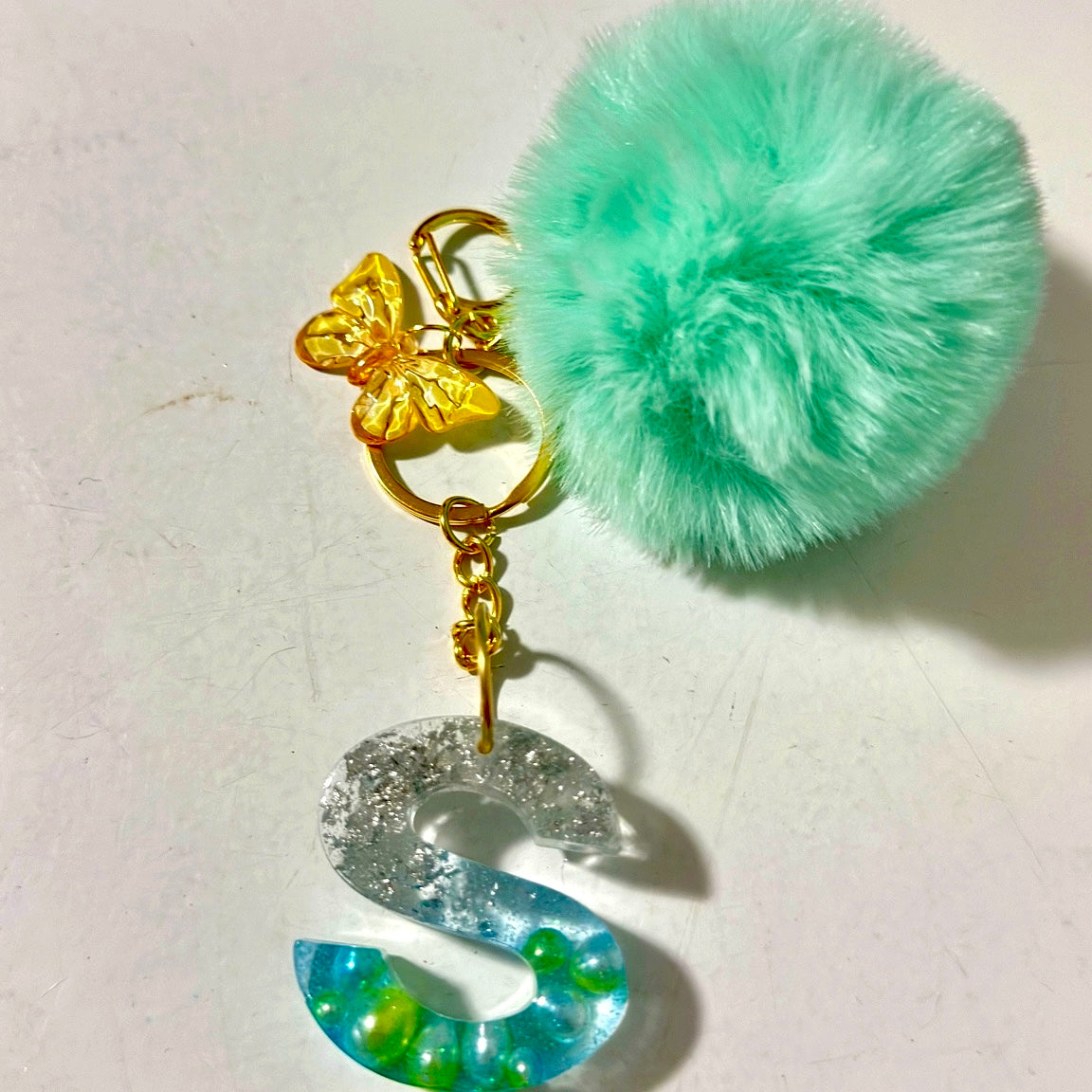 Llavero con Inicial D en Resina